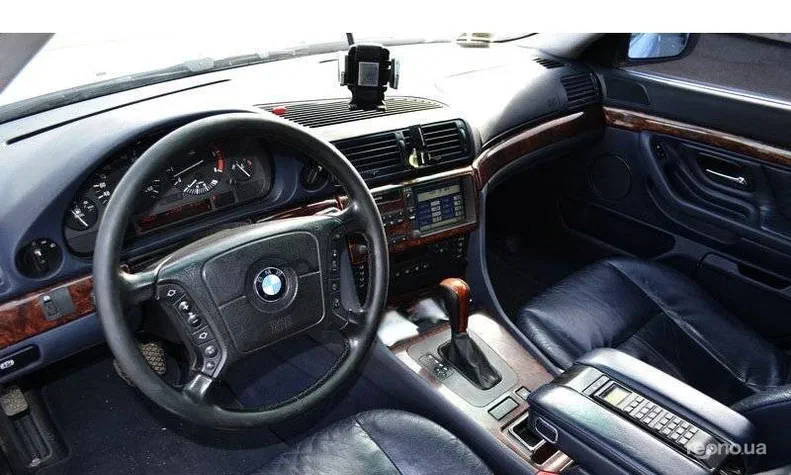 BMW 7 серія 2000 - 1