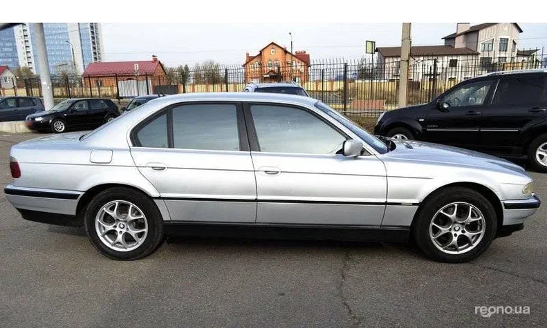 BMW 7 серія 2000 - 16