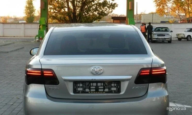 Toyota Avensis 2013 - 6