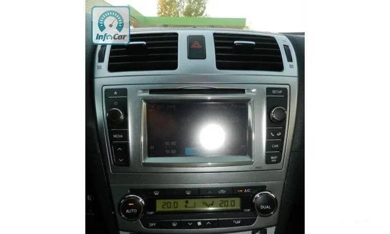 Toyota Avensis 2013 - 11