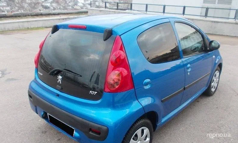 Peugeot 107 2011 - 1