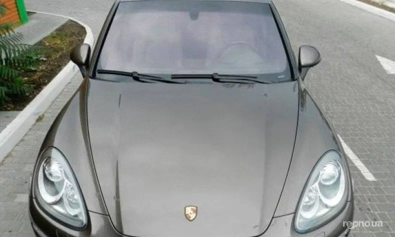 Porsche Cayenne 2011 - 14