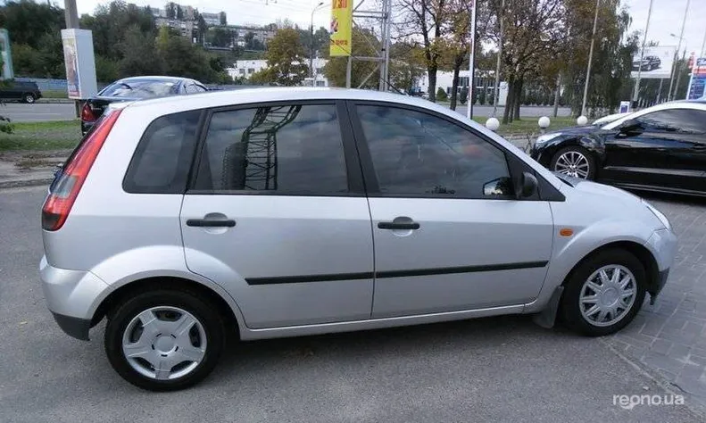 Ford Fiesta 2005 - 12
