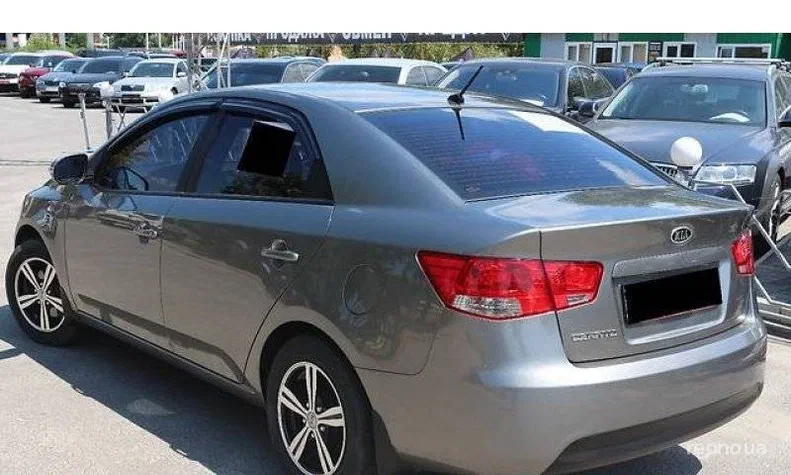 Kia Cerato 2010 - 3