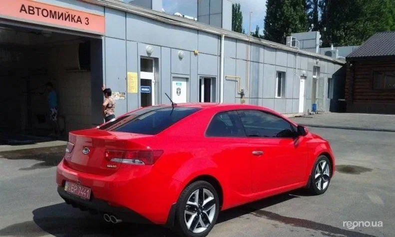 Kia Cerato 2011 - 4