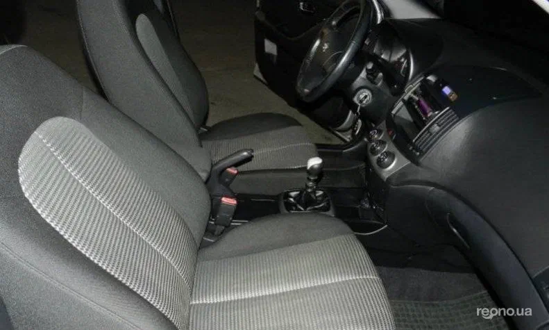 Hyundai Elantra 2011 - 1
