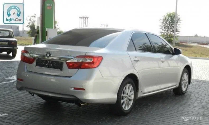 Toyota Camry 2012 - 3