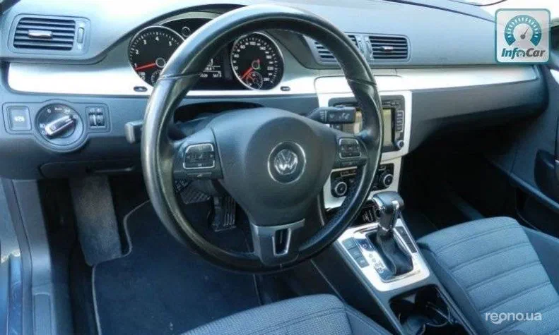 Volkswagen Passat 2011 - 10