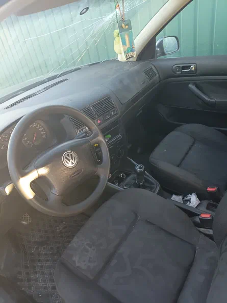 Volkswagen Golf 2000 - 3