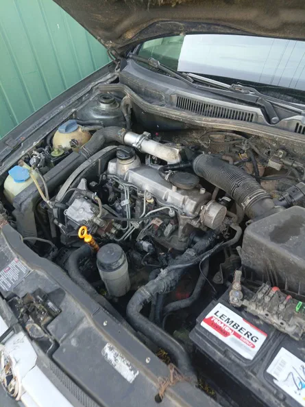 Volkswagen Golf 2000 - 4