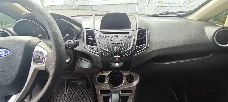 Ford Fiesta 2017 - 11