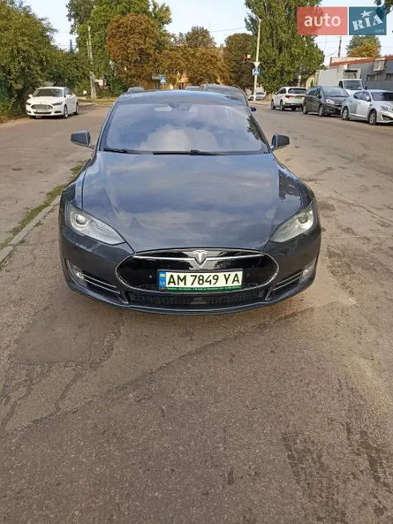 Tesla Model S 2015 - 2