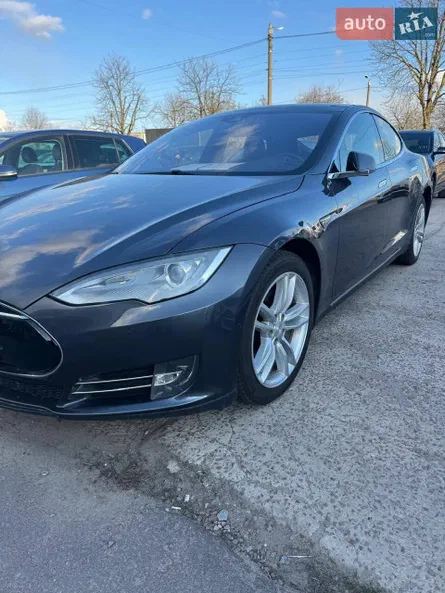 Tesla Model S 2015 - 5