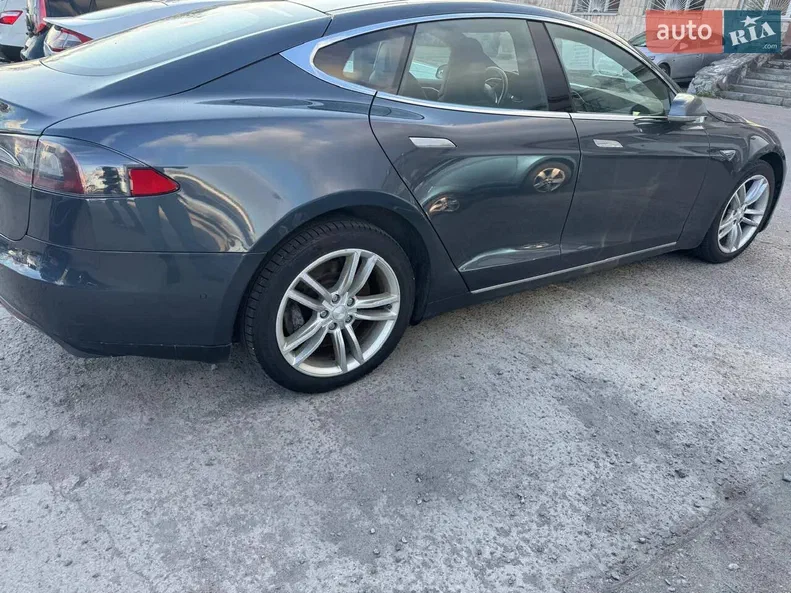 Tesla Model S 2015 - 3
