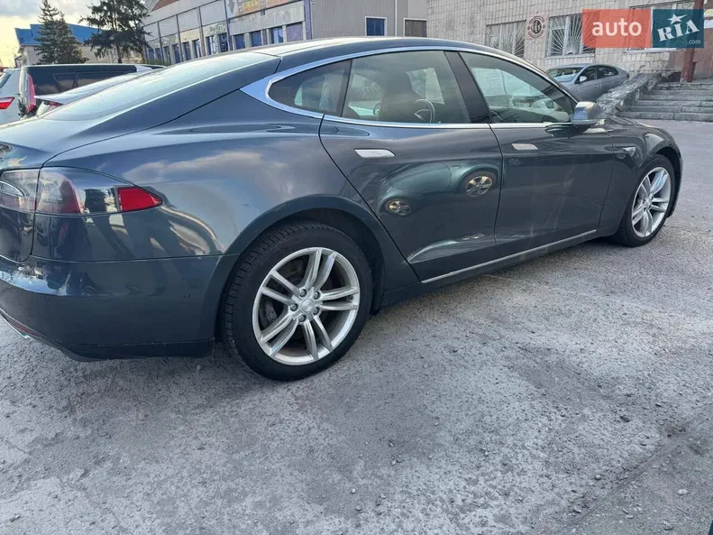 Tesla Model S 2015 - 1