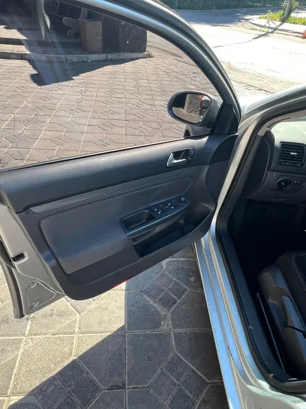 Volkswagen Golf 2008 - 18