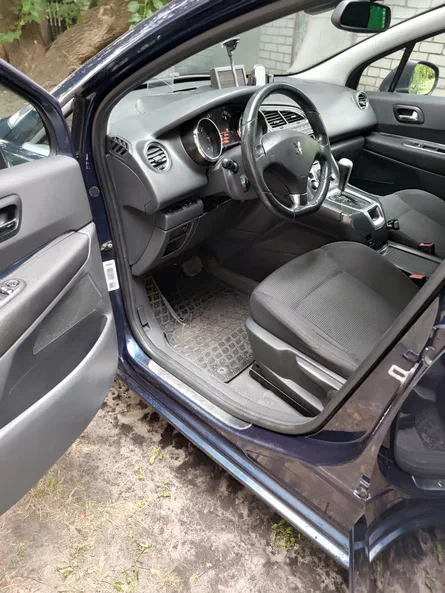 Peugeot 5008 2010 - 3