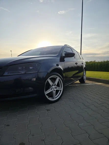 Volkswagen Passat 2012 - 1