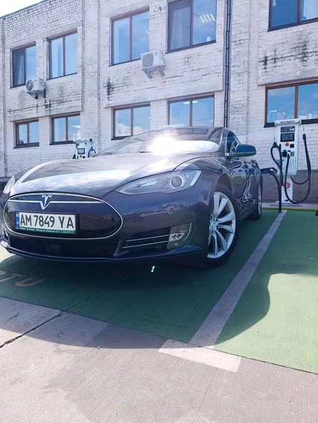 Tesla Model S 2015 - 4