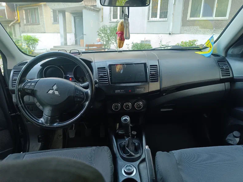 Mitsubishi Outlander 2012 - 5