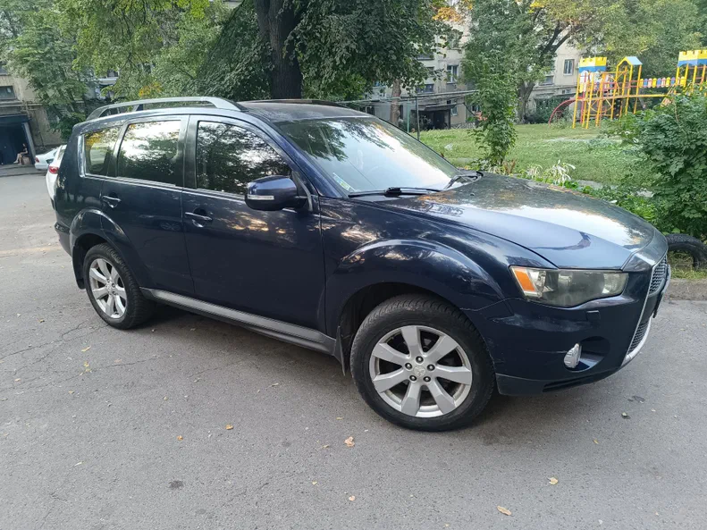 Mitsubishi Outlander 2012 - 1