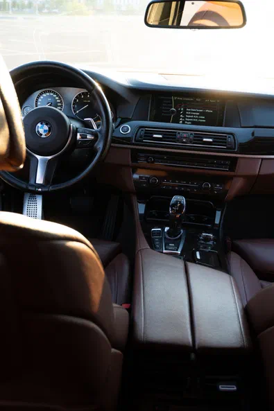 BMW 5 серія 2012 - 24