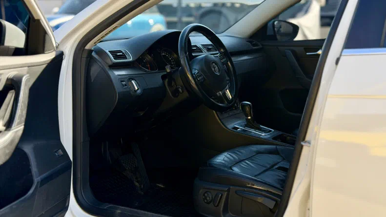 Volkswagen Passat 2011 - 6