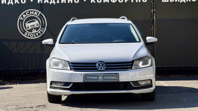 Volkswagen Passat 2011 - 1