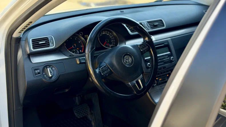 Volkswagen Passat 2011 - 7