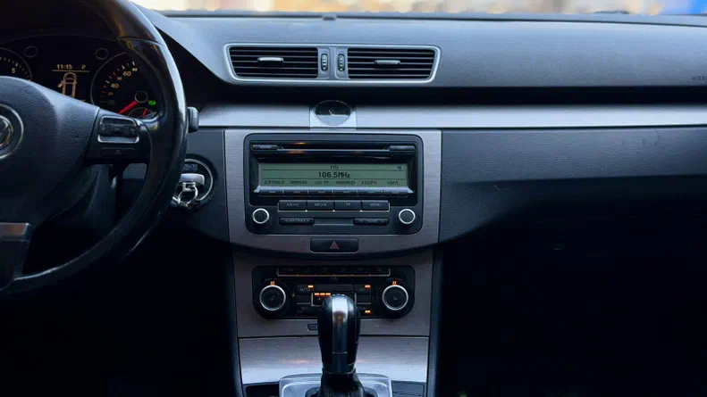 Volkswagen Passat 2011 - 9