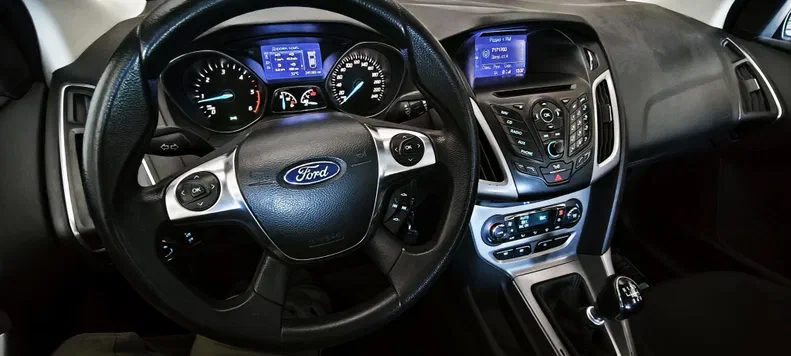 Ford Focus 2012 - 17