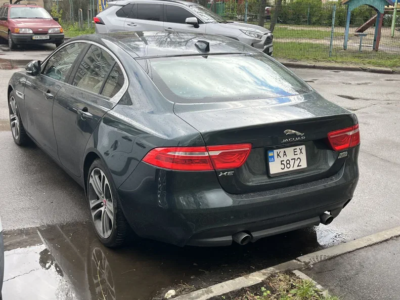 Jaguar XE 2016 - 3