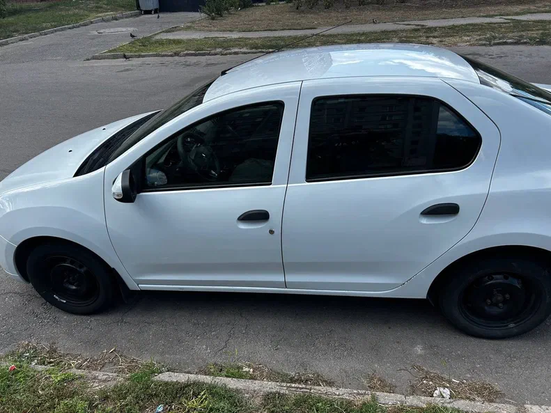 Renault Logan 2013 - 3