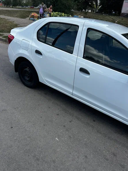 Renault Logan 2013 - 4