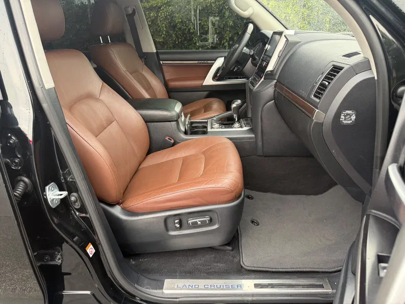 Toyota Land Cruiser 2019 - 7