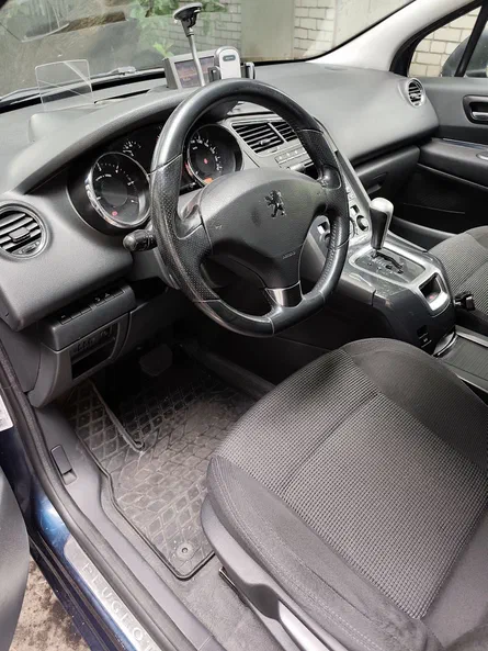 Peugeot 5008 2010 - 4