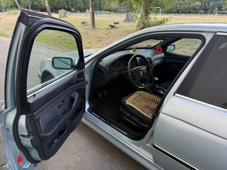BMW 5 серія 2000 - 5