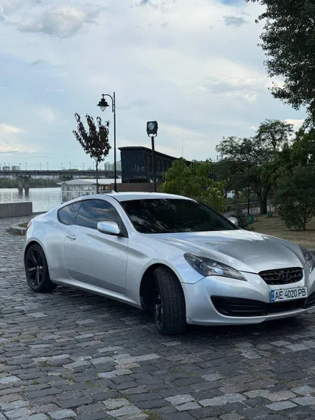 Hyundai Genesis Coupe 2010 - 13