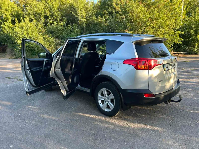 Toyota RAV4 2013 - 10