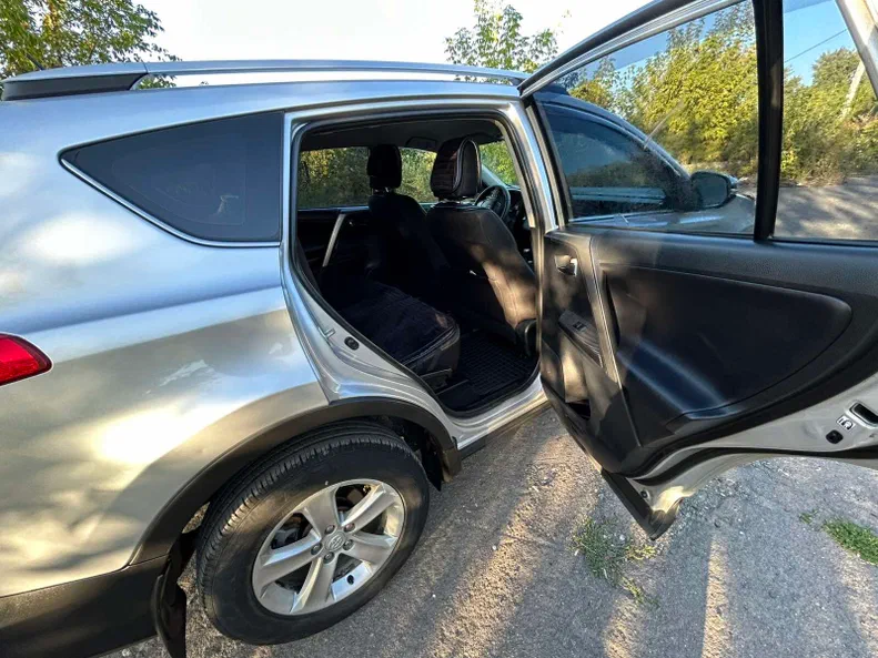 Toyota RAV4 2013 - 8
