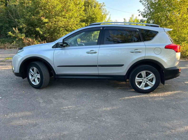 Toyota RAV4 2013 - 4