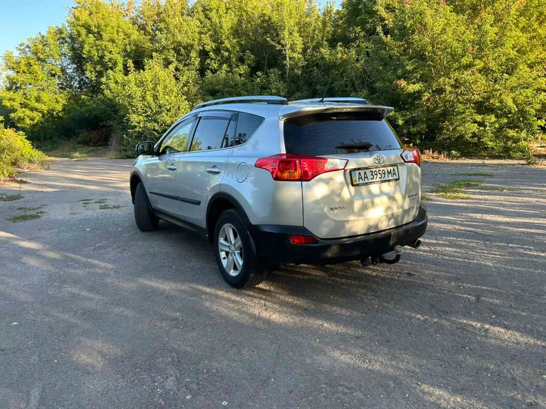 Toyota RAV4 2013 - 12