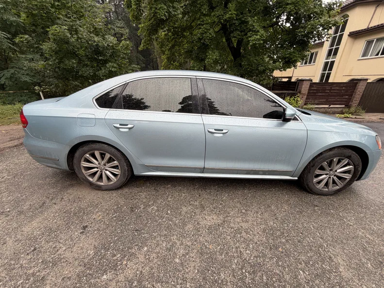 Volkswagen Passat 2012 - 5
