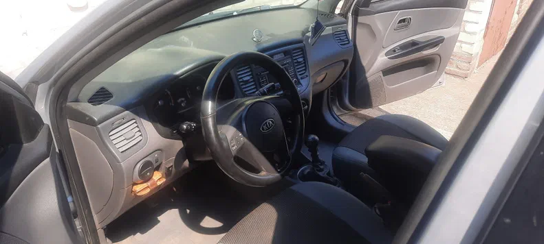 Kia Rio 2010 - 9