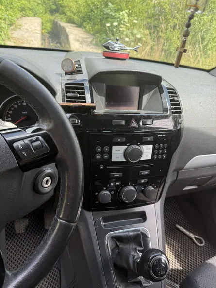 Opel Zafira 2011 - 3