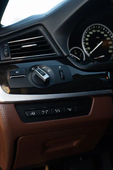 BMW 5 серія 2012 - 1