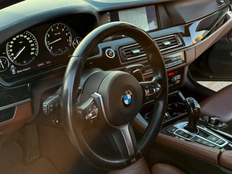 BMW 5 серія 2012 - 26