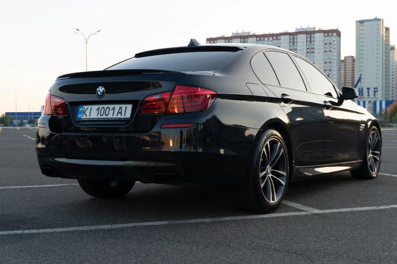 BMW 5 серія 2012 - 18