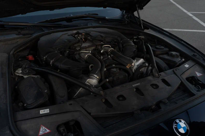 BMW 5 серія 2012 - 22