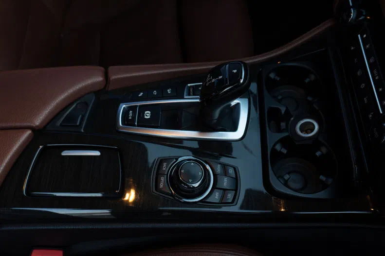 BMW 5 серія 2012 - 8